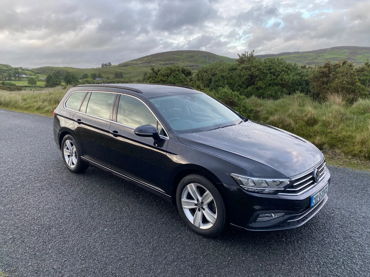 Volkswagen Passat 2020 - Image 2