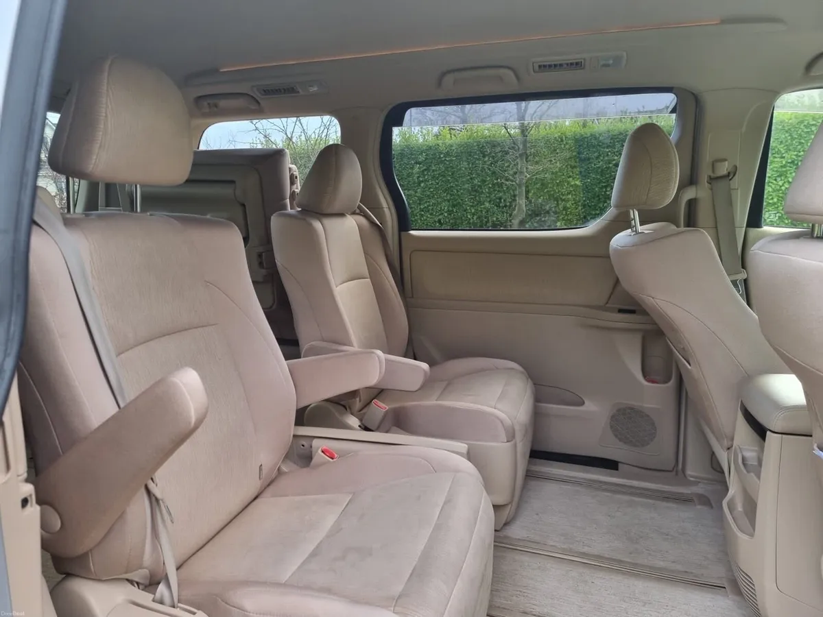 Toyota Alphard - Image 6