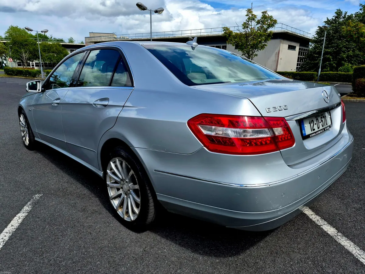 Mercedes-Benz E-Class 2012 - Image 4