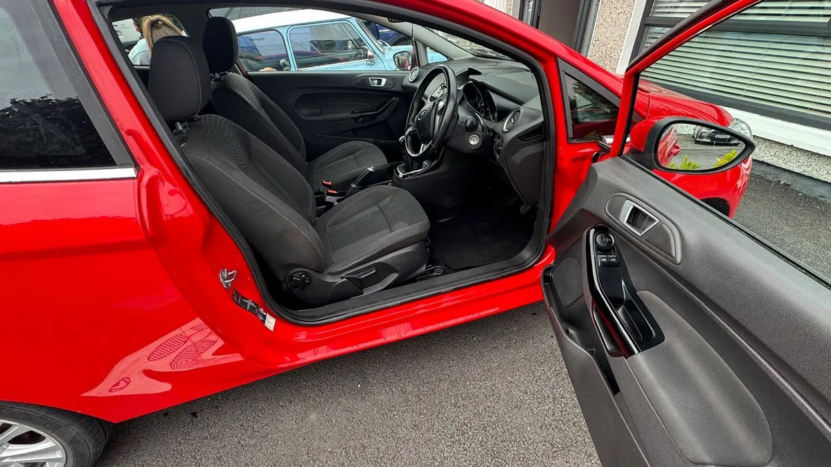 Car - Image 3