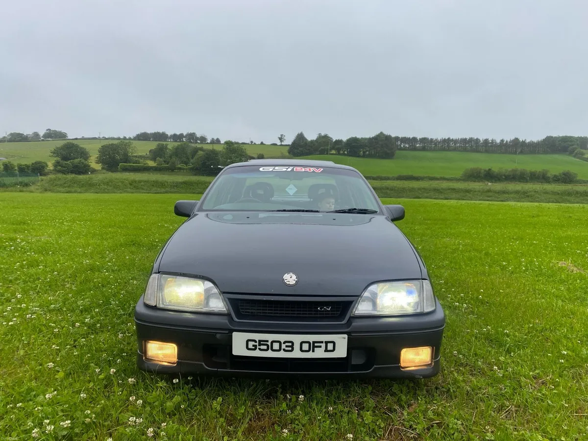 Vauxhall Carlton GSI 3.0 24V - Image 2