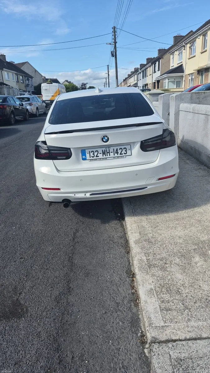 BMW 318d SE - Image 2