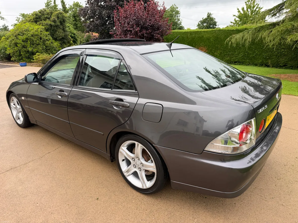 2004 LEXUS IS200 SE | BLACK LEATHER | EXTRAS - Image 4