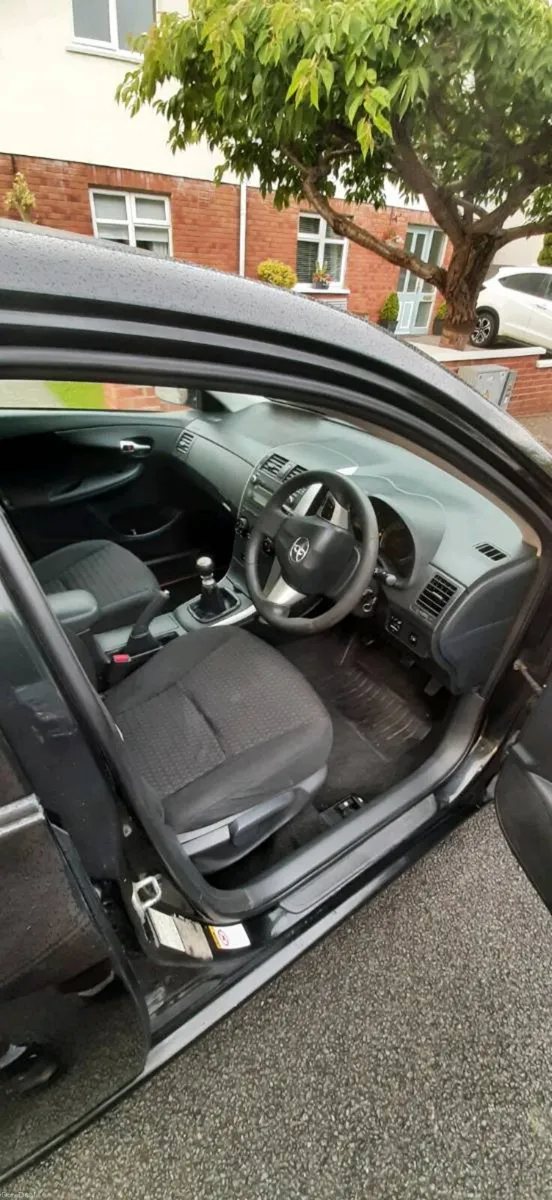 2011  TOYOTA COROLLA  1.4D4D Diesel - Image 2