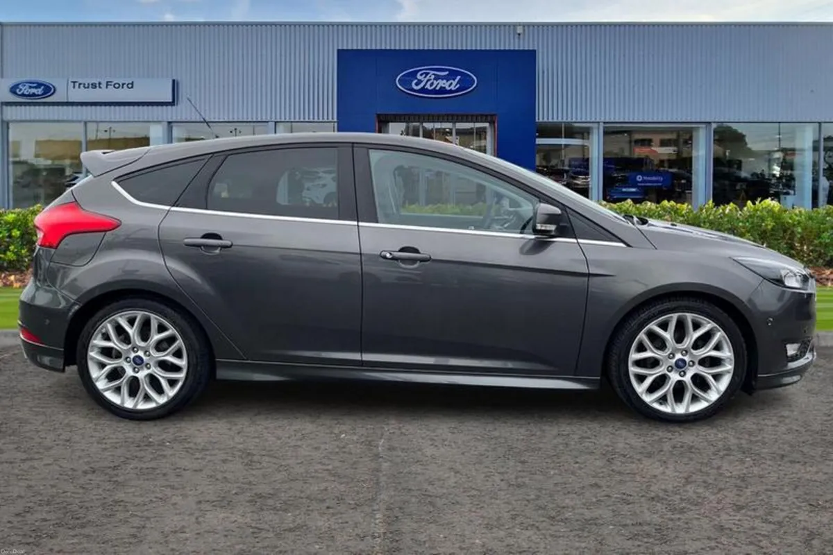 Ford Focus Zetec S - Image 3
