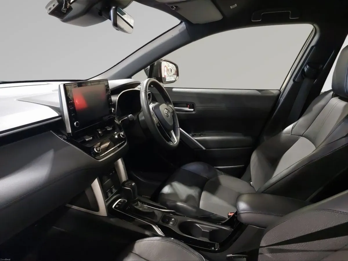 Toyota Corolla Cross Hybrid - Image 3