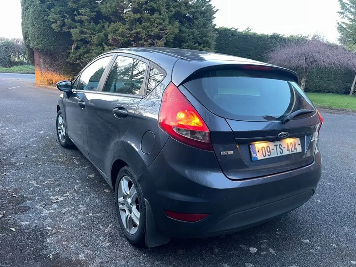 2009 Ford Fiesta - Image 3