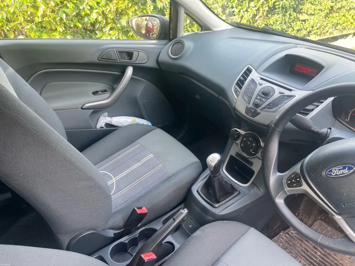 2009 Ford Fiesta - Image 5