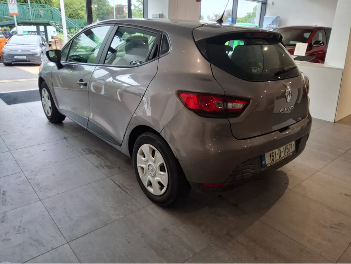 Renault Clio IV EXPRESSION 1.2 - 1 Lady Owner - Lo - Image 3