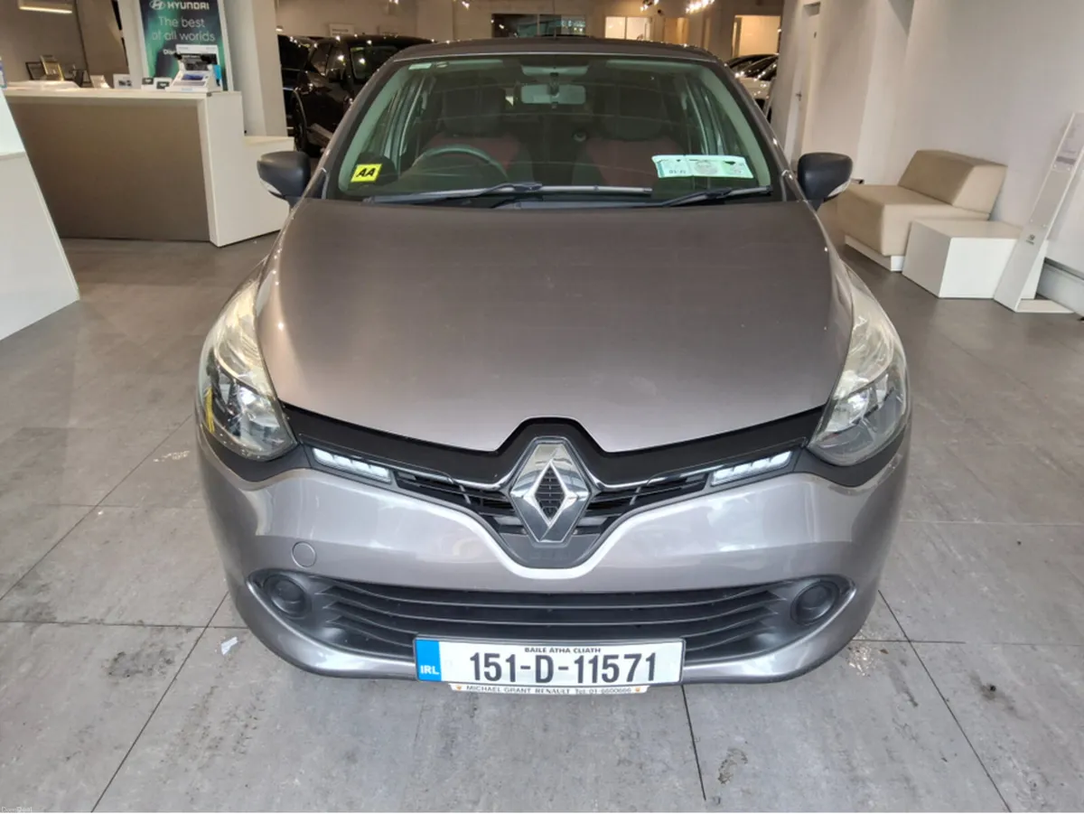 Renault Clio IV EXPRESSION 1.2 - 1 Lady Owner - Lo - Image 4