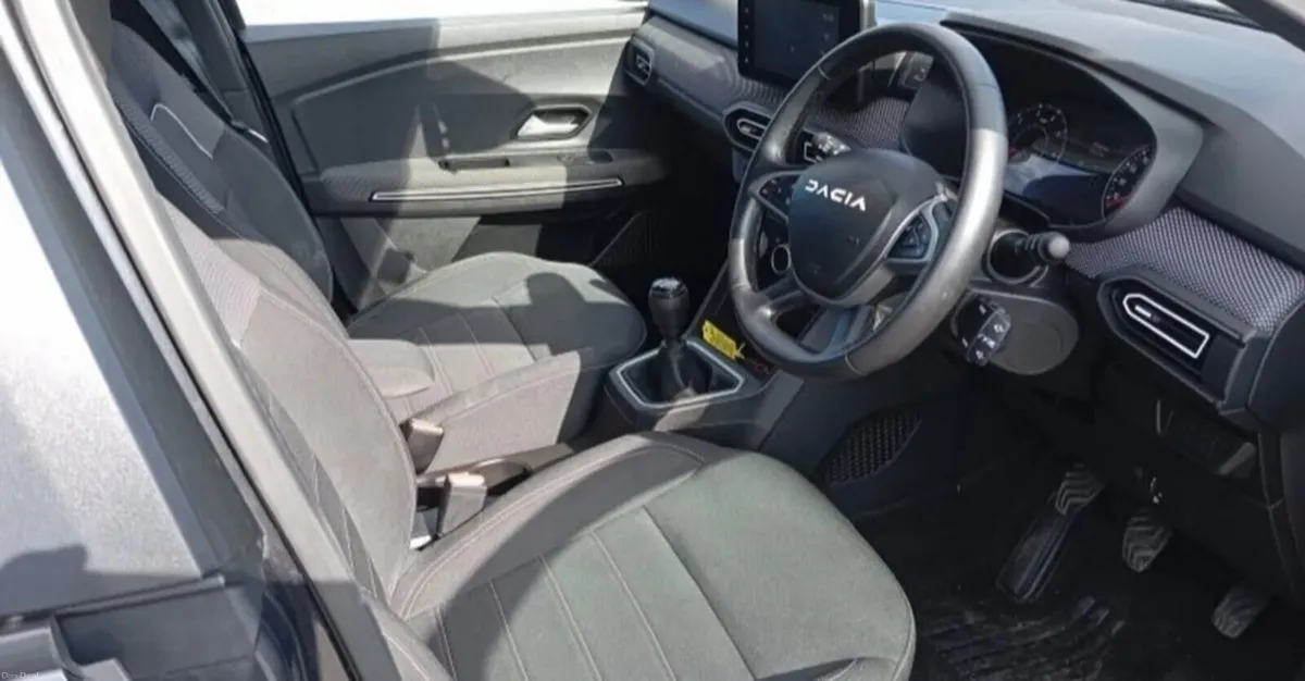 Dacia Jogger Extreme SE 2023 - Image 2