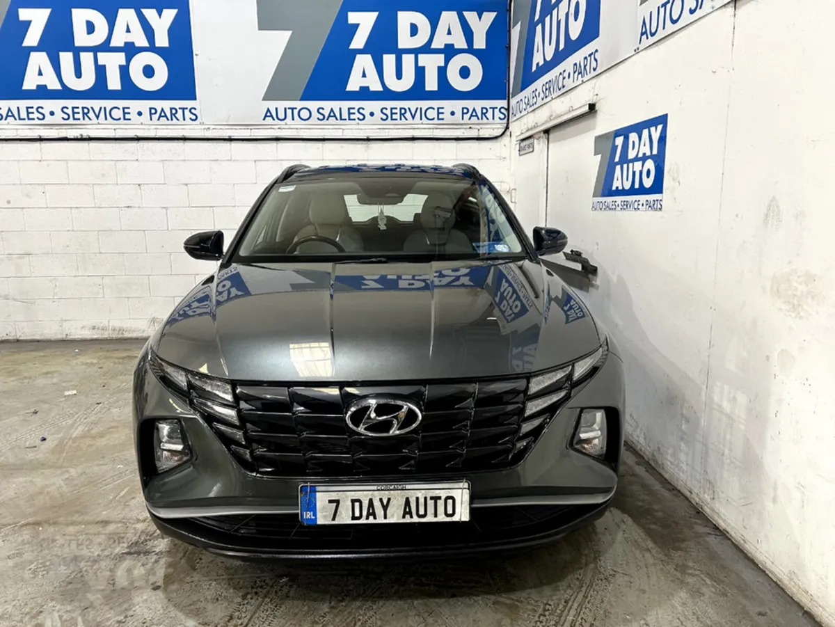 Hyundai Tucson EXECUTIVE 2TONE 5DR - Image 2