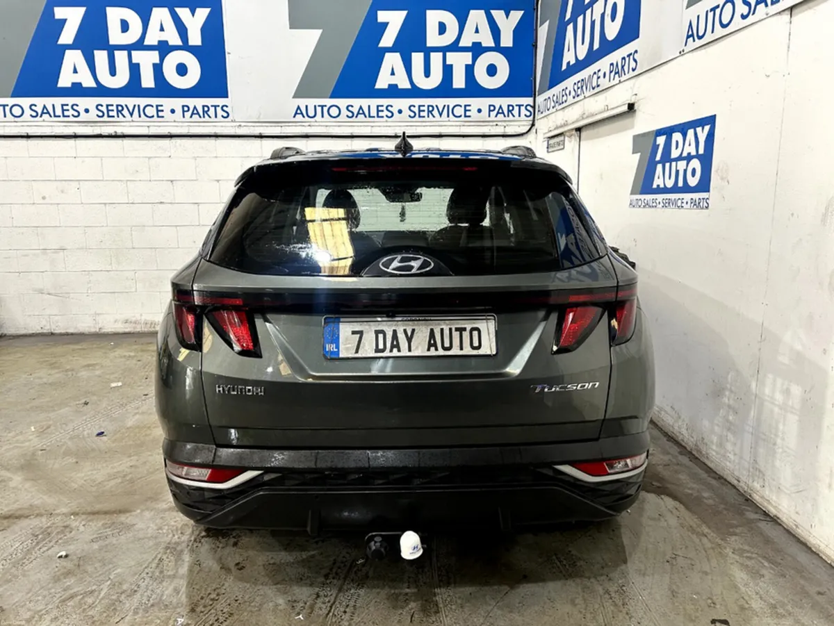 Hyundai Tucson EXECUTIVE 2TONE 5DR - Image 6
