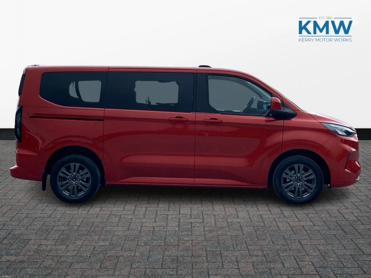 Ford Tourneo Custom 2.0 TDCI SWB Titanium Automati - Image 6