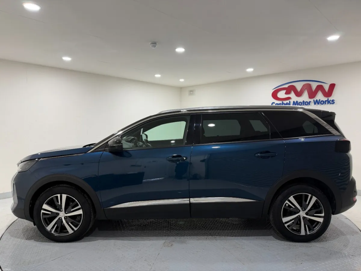 Peugeot 5008 ALLURE PREMIUM PLUS AUTO 130BHP DIESE - Image 4