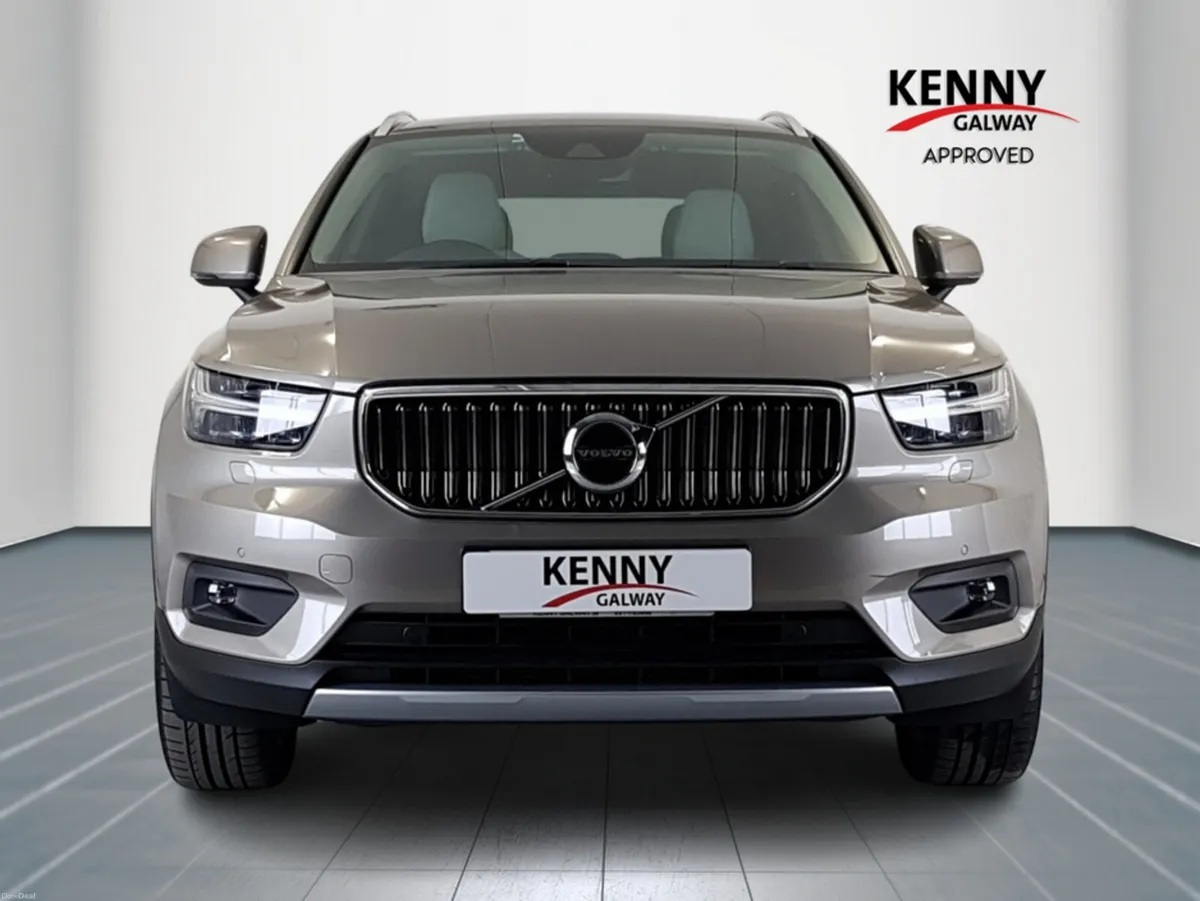 Volvo XC40 *Deposit Taken* T5 PHEV INSCRIPTION 5DR - Image 2