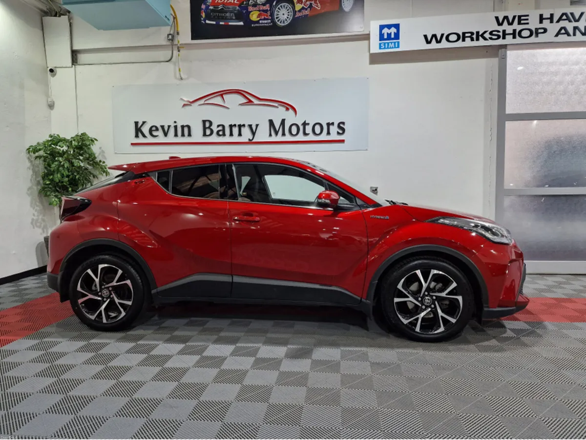 Toyota C-HR 1.8 HYBRID SPORT AUTOMATIC **ORIGINAL - Image 4
