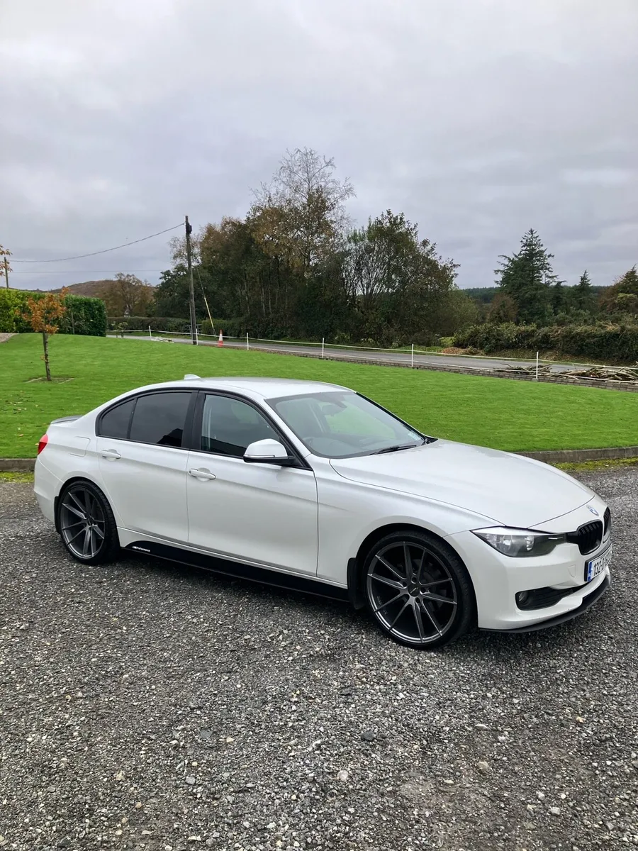 BMW 320D - Image 2