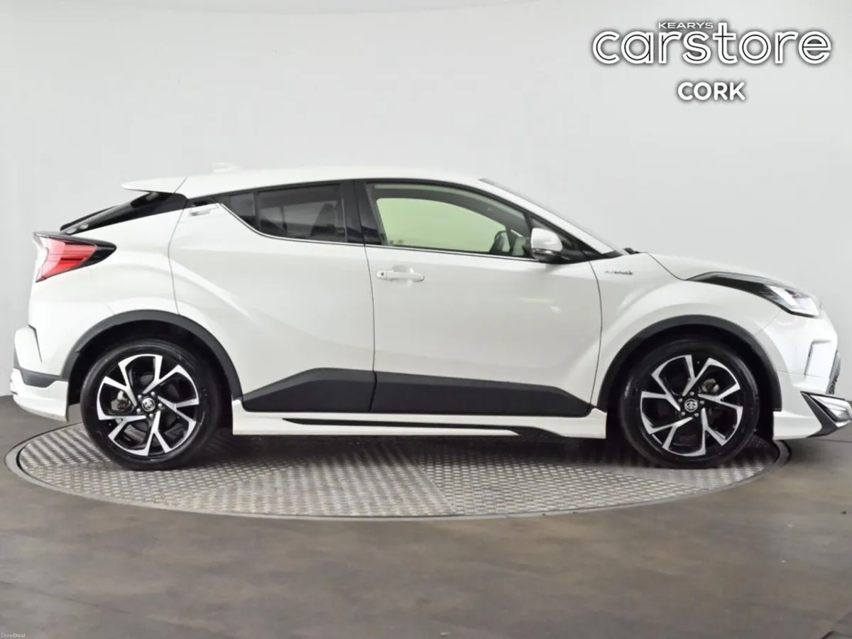 Toyota C-HR 1.8 HYBRID Auto (Full KIT) - Image 2