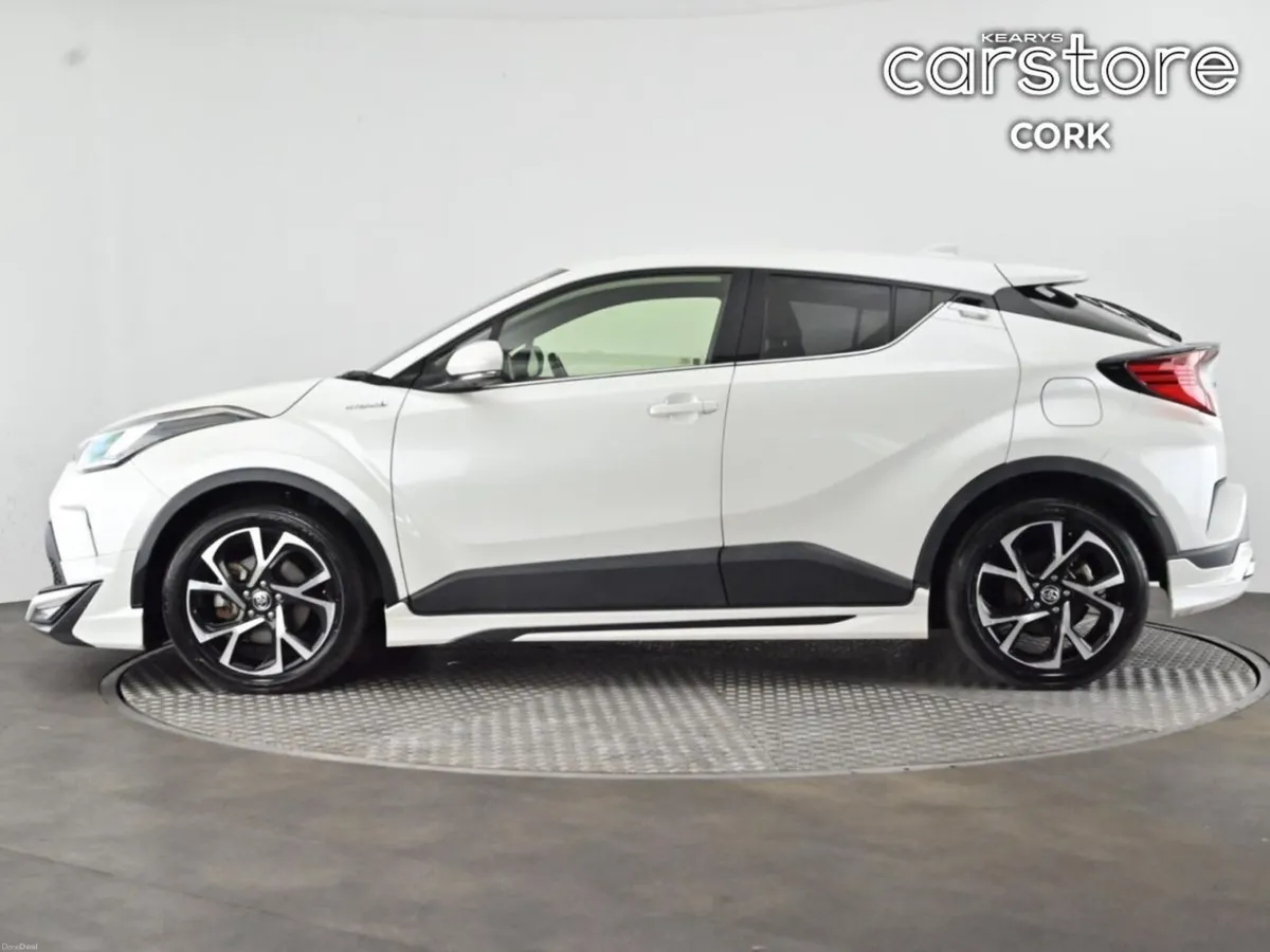 Toyota C-HR 1.8 HYBRID Auto (Full KIT) - Image 6