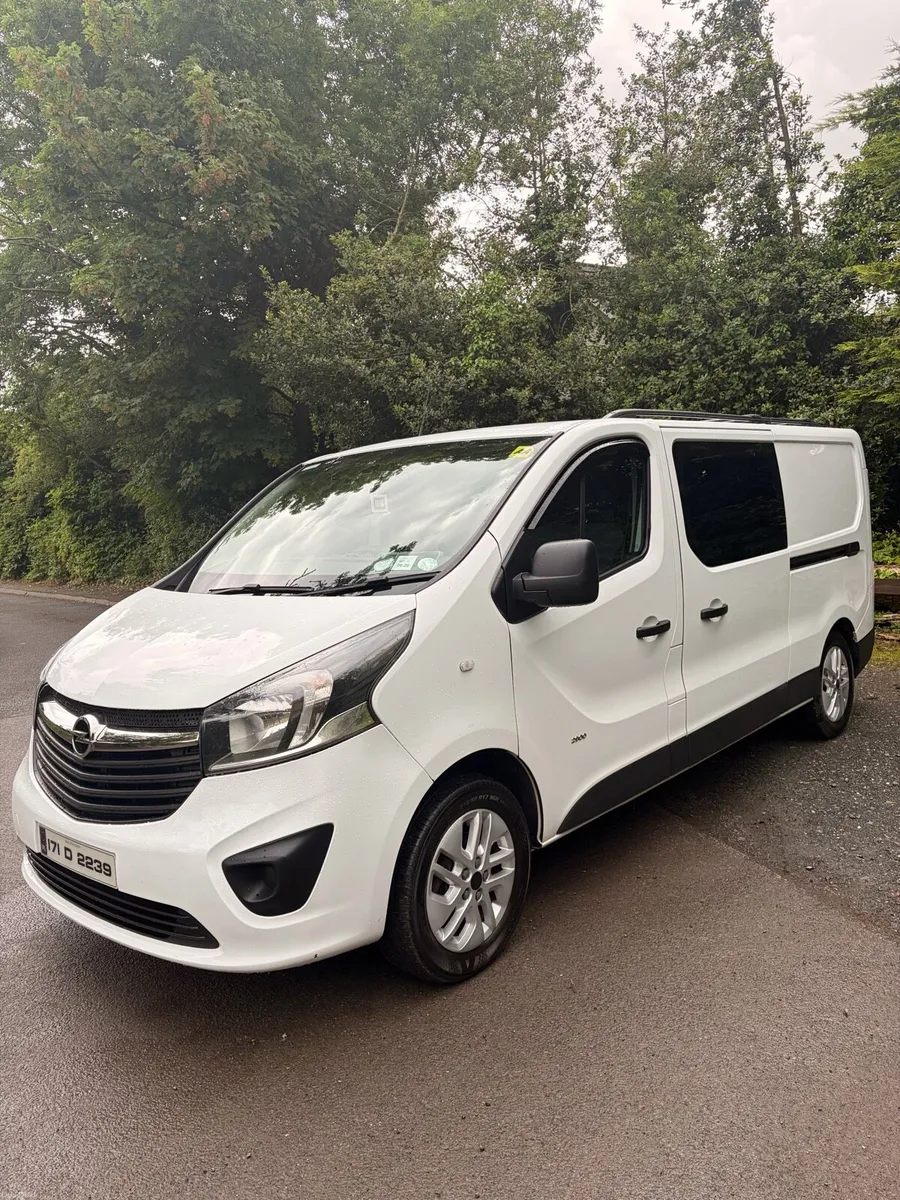 Opel Vivaro crewcab - Image 1