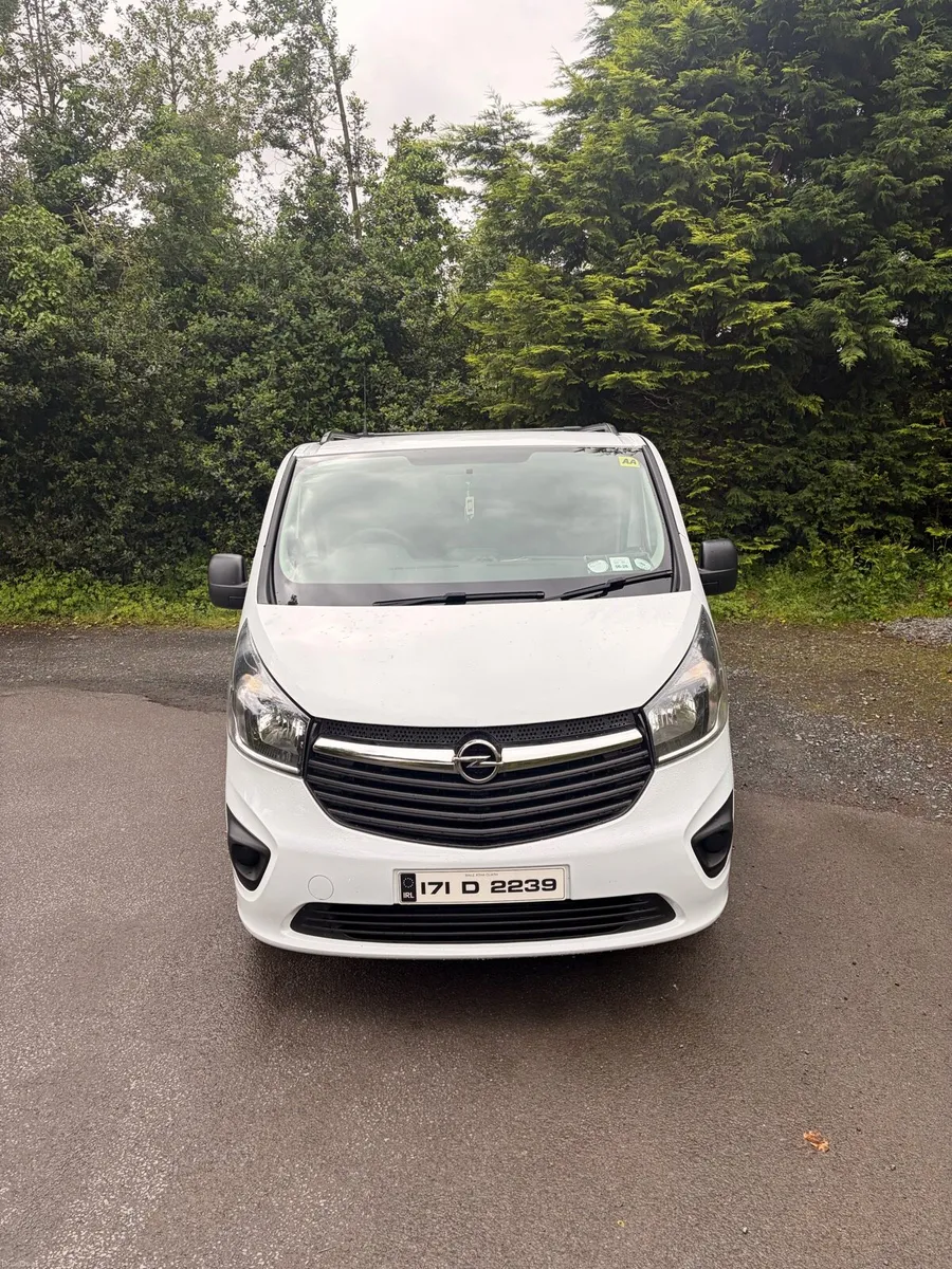 Opel Vivaro crewcab - Image 2