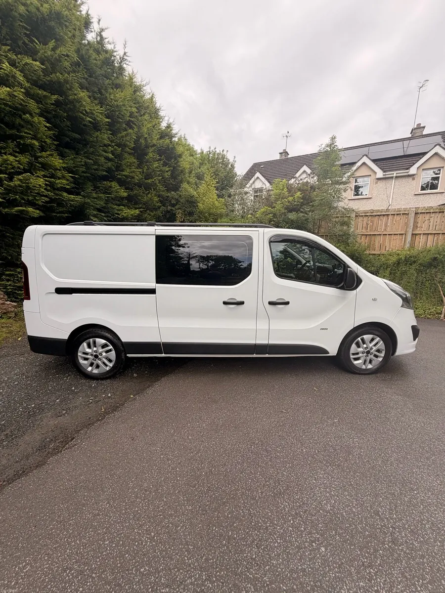 Opel Vivaro crewcab - Image 6