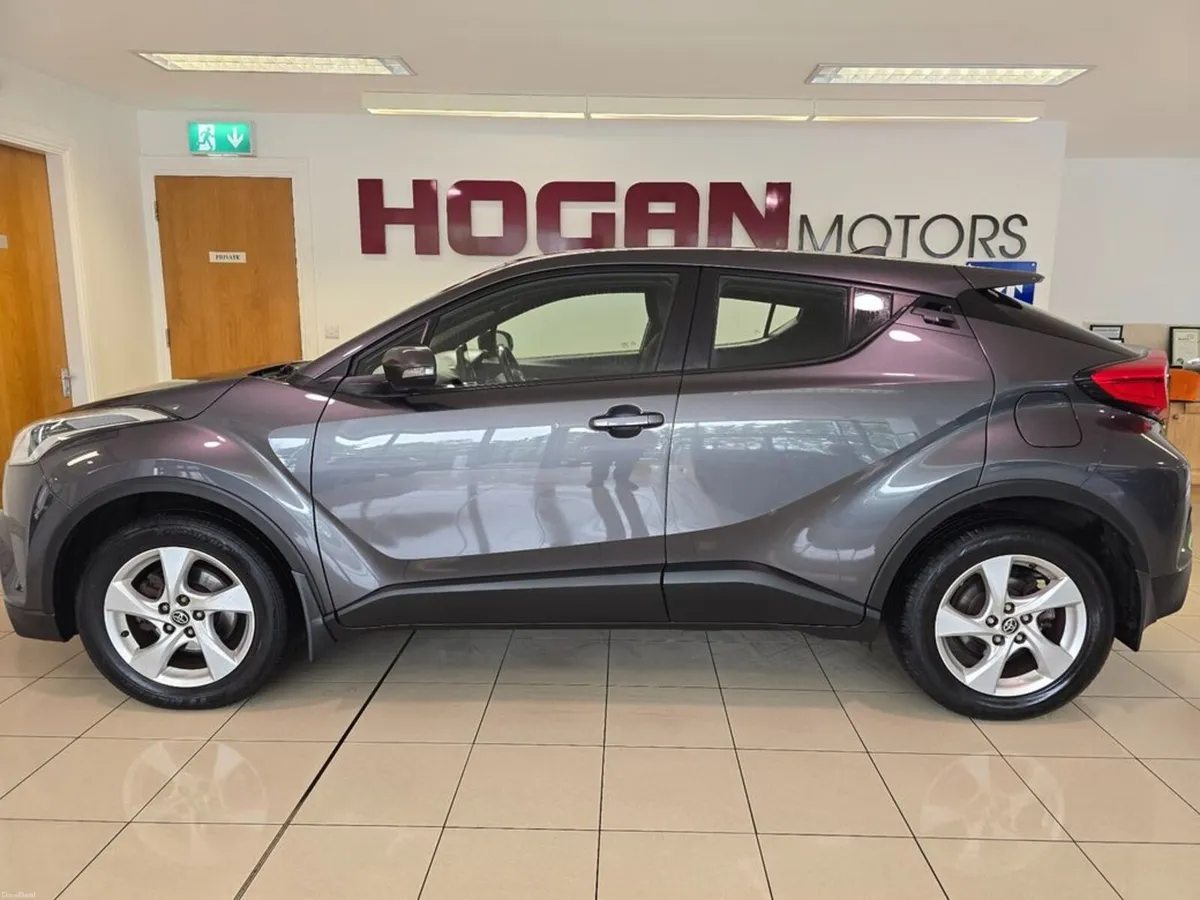 Toyota C-HR 1.2T Luna 4DR - Image 4