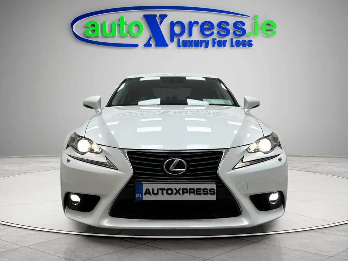 Lexus IS 2.5 Hybrid , Automatic - Image 3