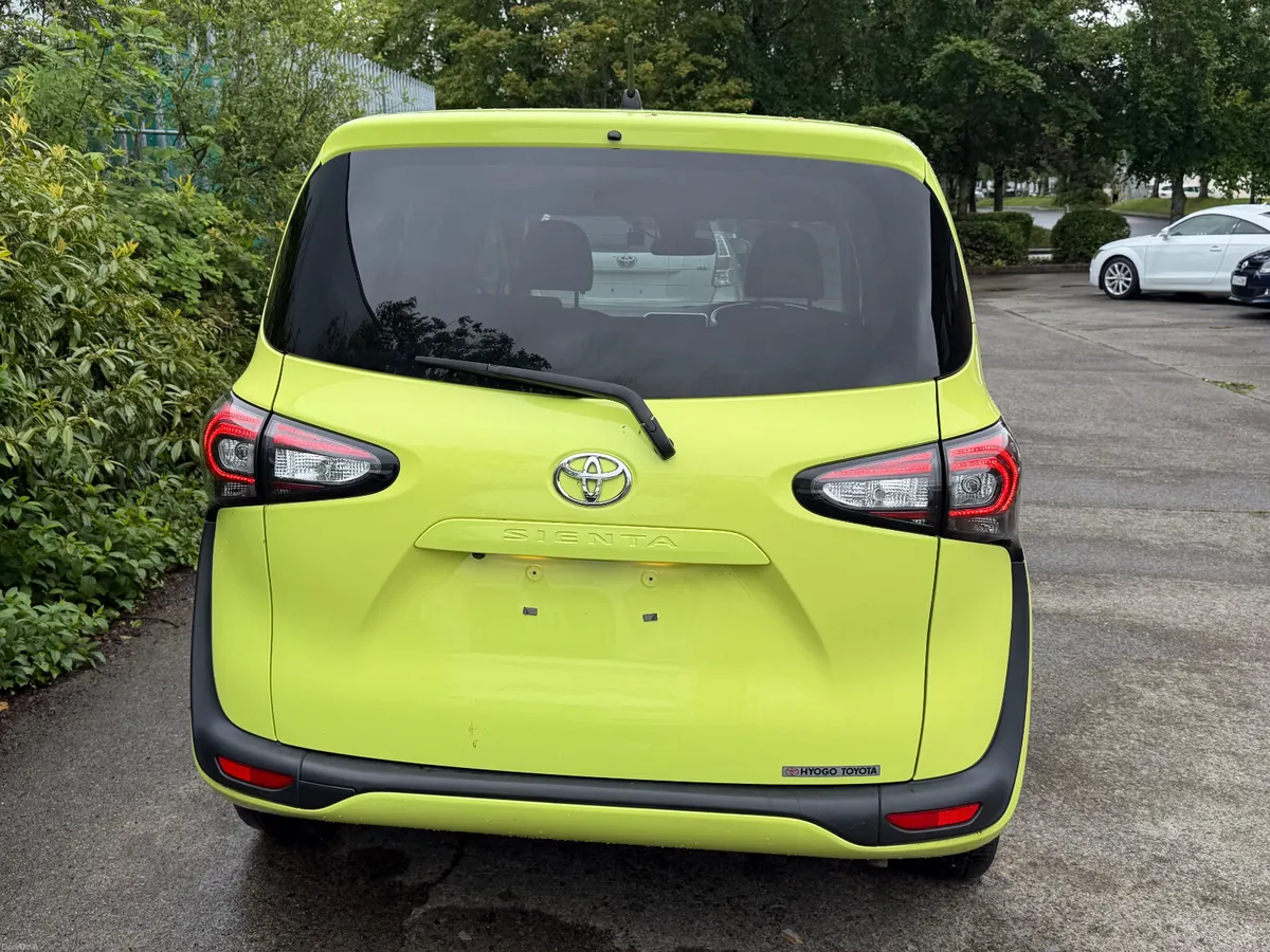 Toyota Sienta 1.5 Hybrid Auto Powersliding Doors - Image 4