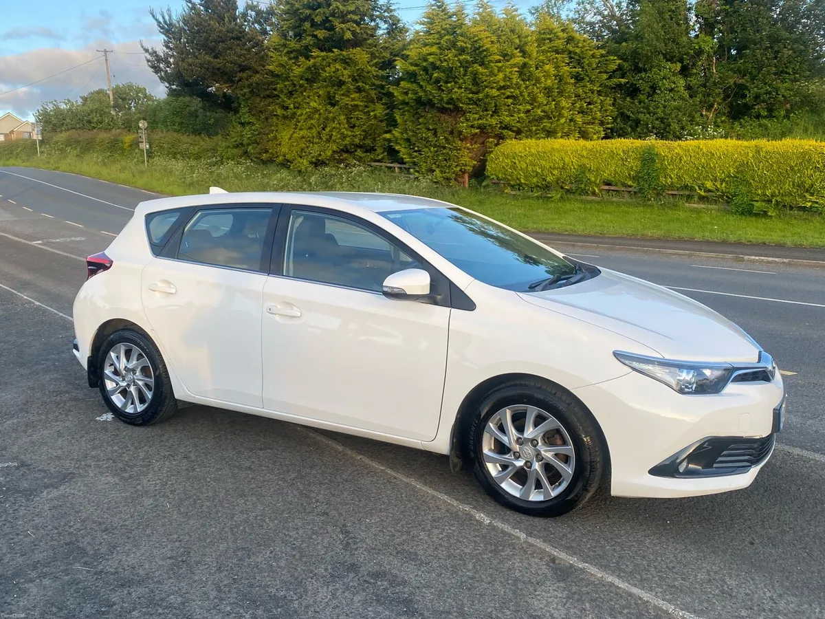 Toyota auris - Image 1