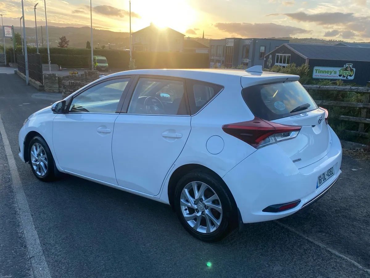 Toyota auris - Image 5