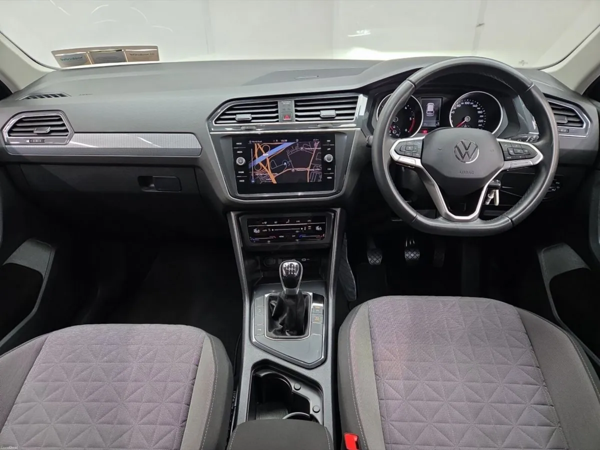 Volkswagen Tiguan 2.0 TDI 122HP Life Manual - Image 4