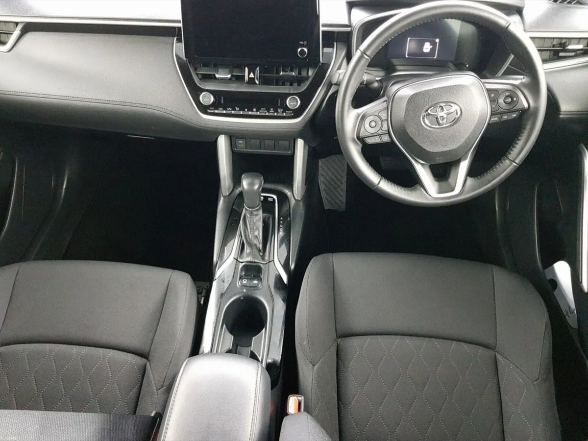 Toyota Corolla Cross HYBRID Z - Image 4