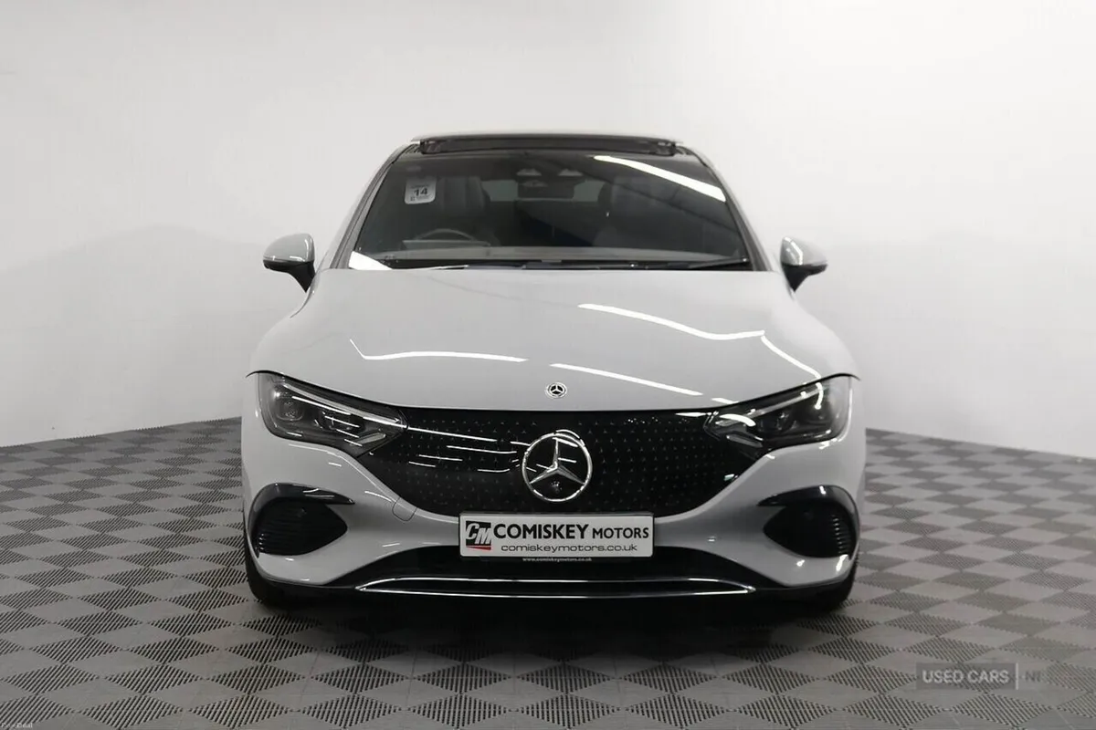 Mercedes-Benz EQE 300 Exclusive Luxury - Image 2