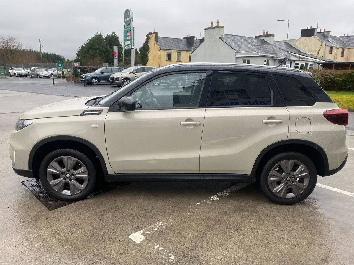 Suzuki Vitara SZT Hybrid - Image 5