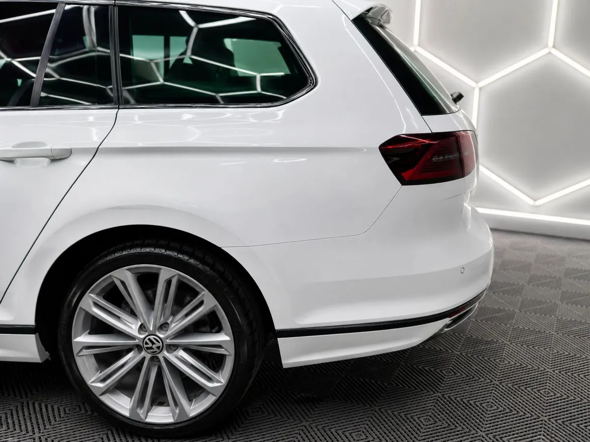 Volkswagen Passat 2017 - Image 3