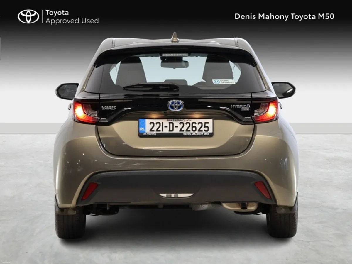Toyota Yaris Luna Hybrid - Image 4