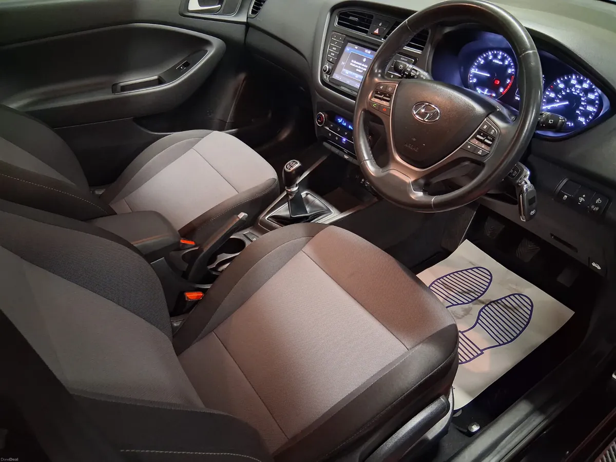 2016 Hyundai i20 SPORT 3DR - Image 3