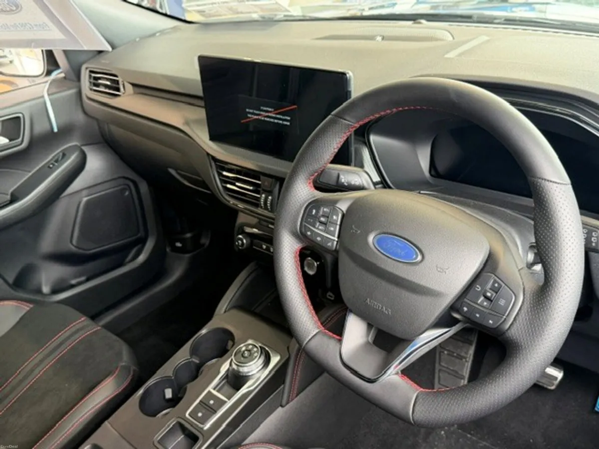 Ford Kuga NEW ST-Line X 2.5 Plug-in Hybrid 243Ps - Image 5