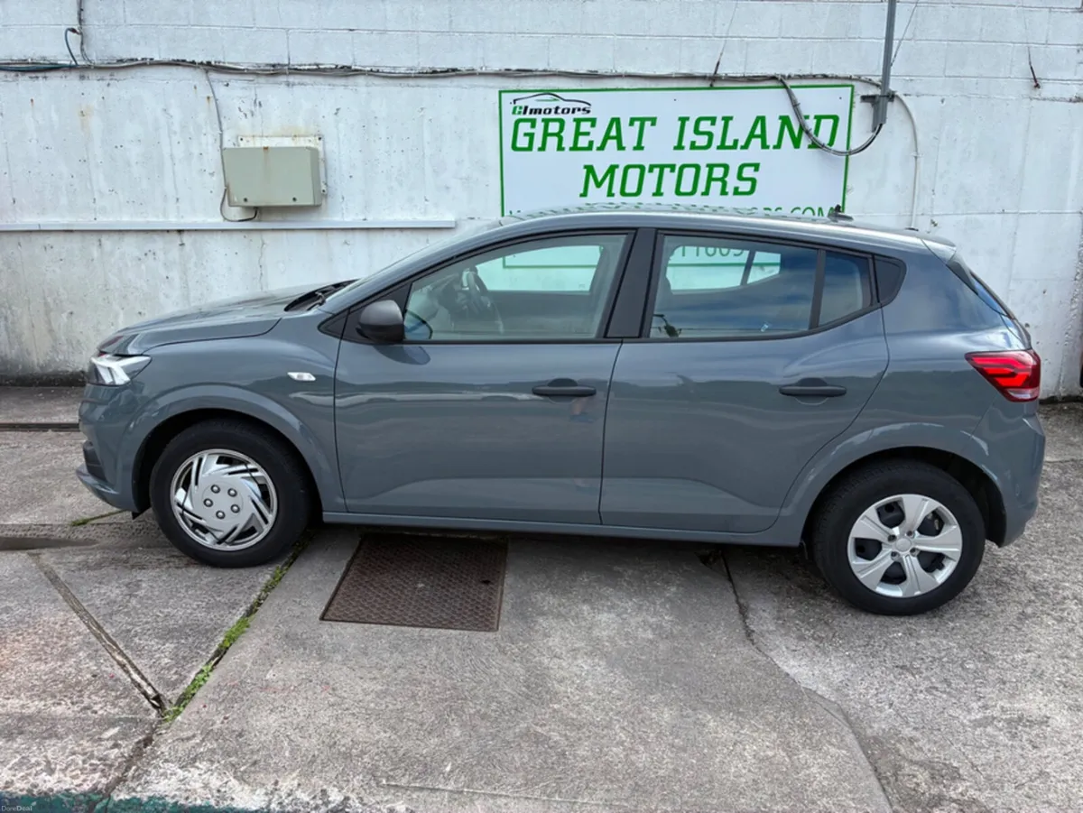 Dacia Sandero ESSENTIAL TCE 90 5SPEED N - Image 6