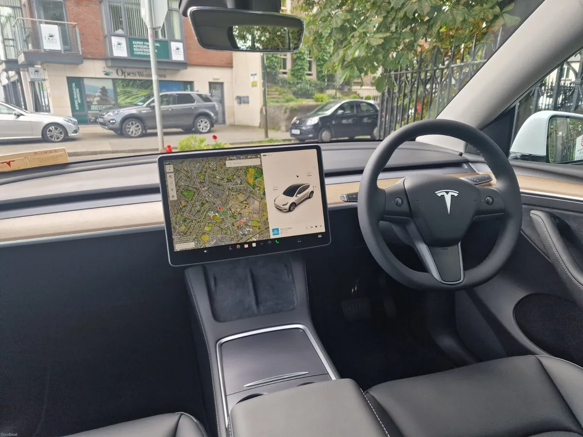 2024 (241) Tesla Model Y RWD - Image 6