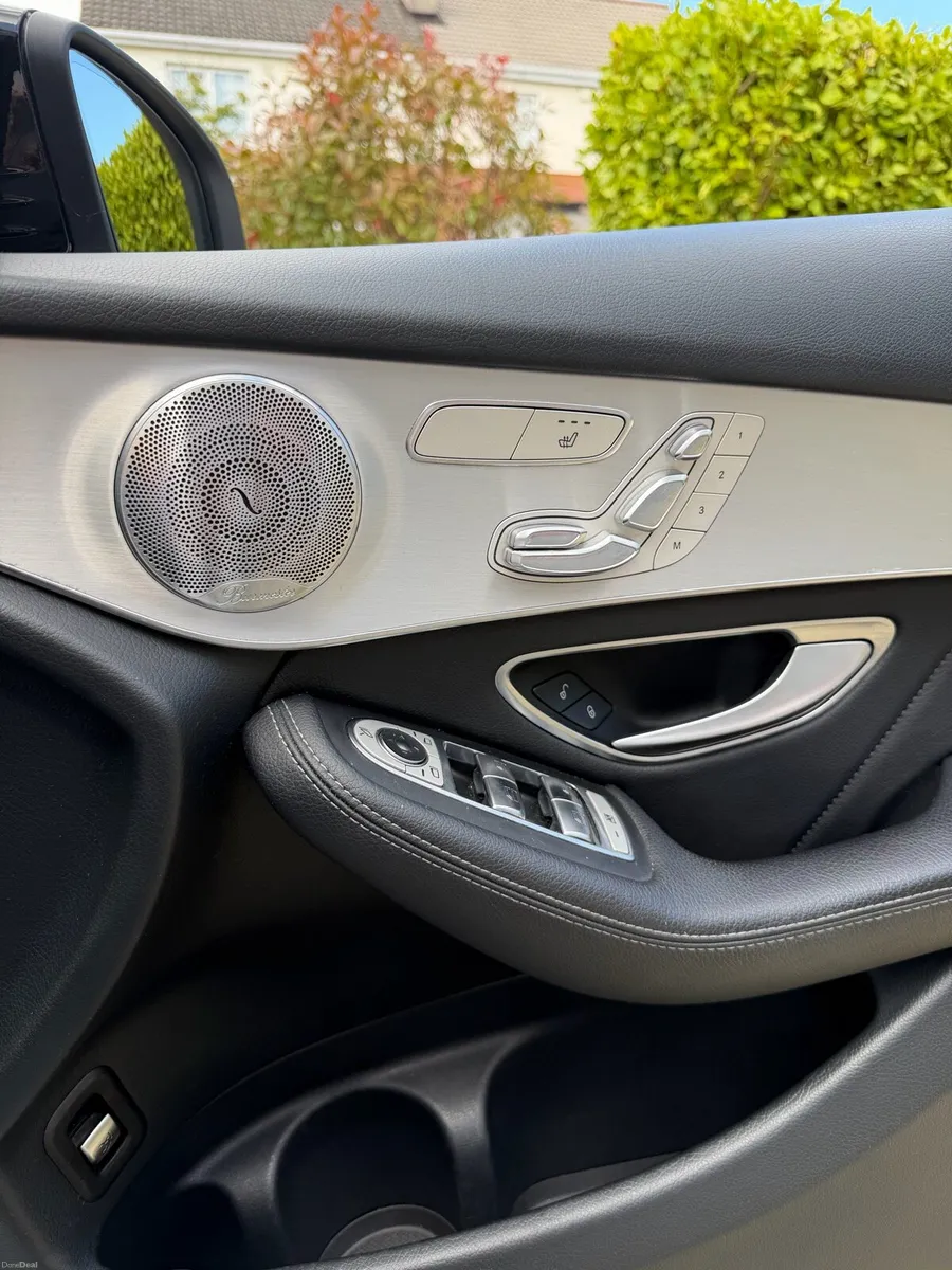 Mercedes Benz GLC 220d AMG Premium Plus 4matic - Image 5