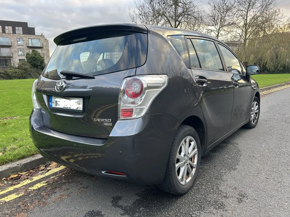 2011 Toyota Verso 1.8 Petrol | Automatic | 7 Seat - Image 4