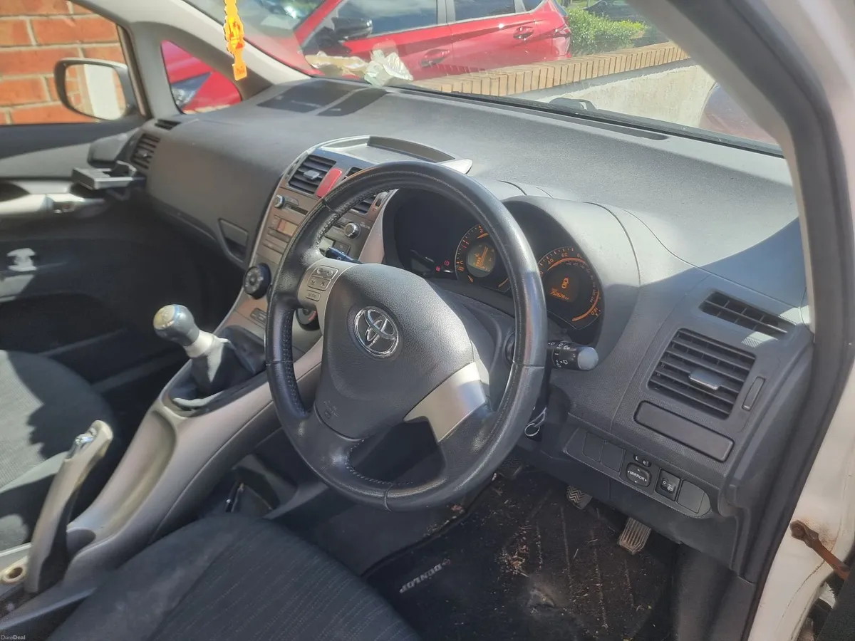 Toyota Auris 2009 diesel goes forever - Image 3