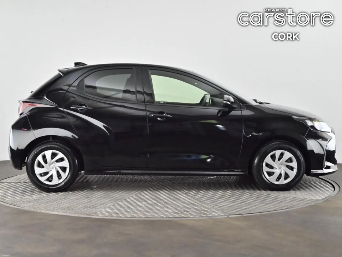 Toyota Yaris 1.5 5Dr Auto - Image 2