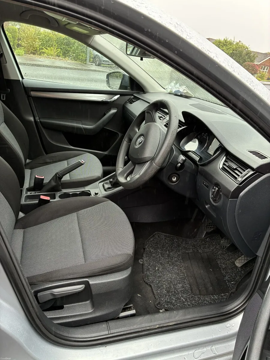2014 Skoda Octavia 1.2 Petrol Manual – Silver - Image 4