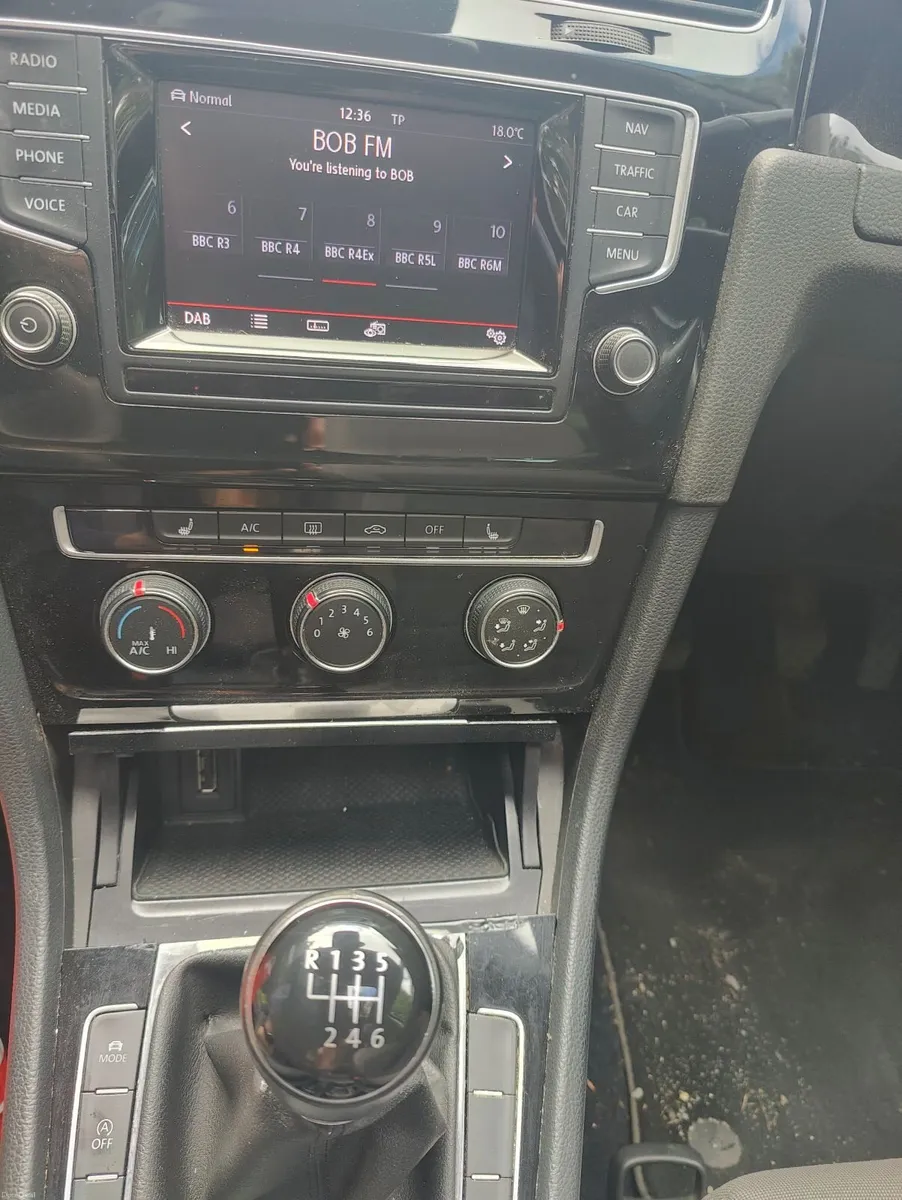 Volkswagen Golf 2014 - Image 2