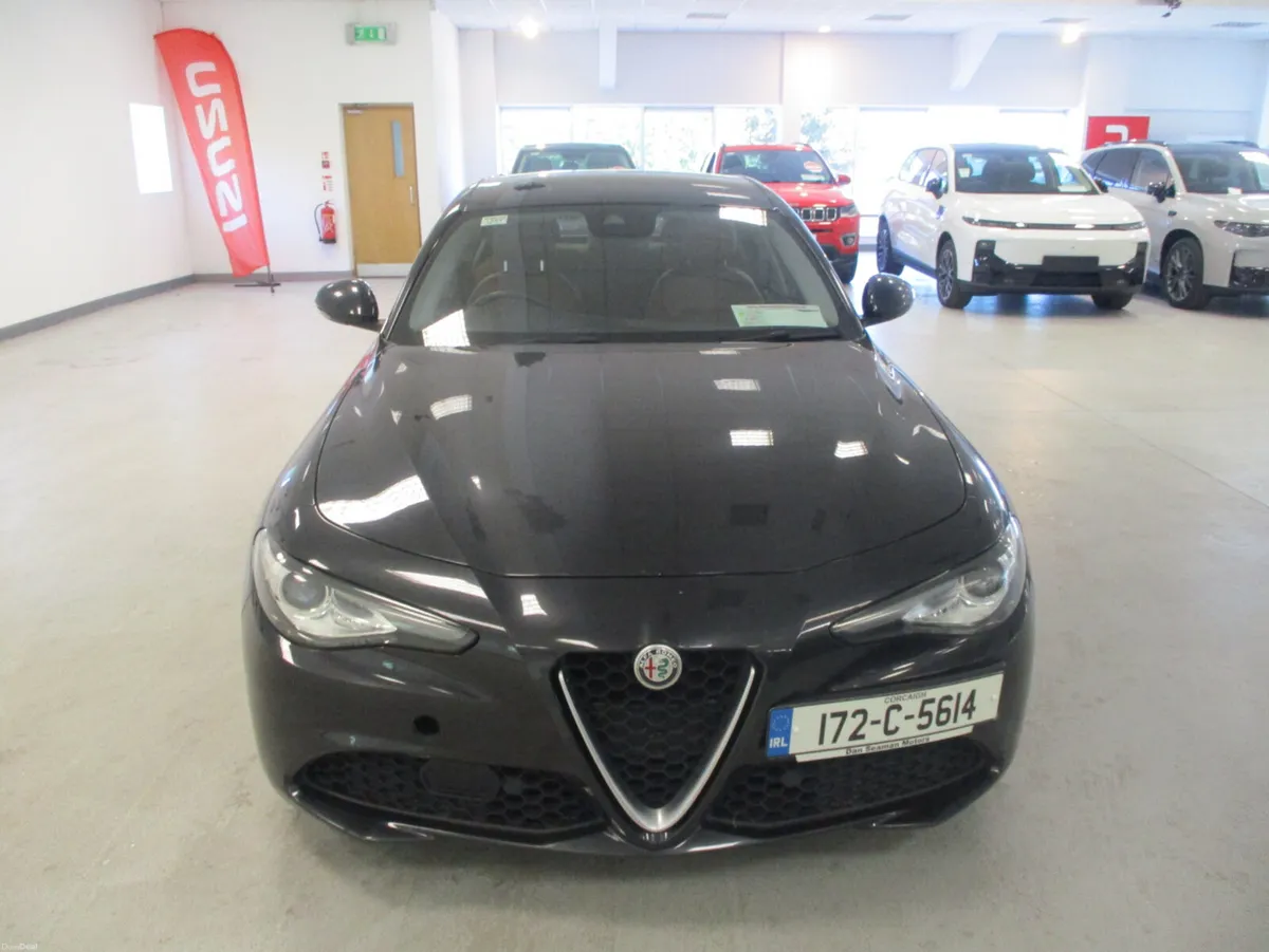 Alfa Romeo Giulia Super Lux 180 bhp 2017 - Image 4