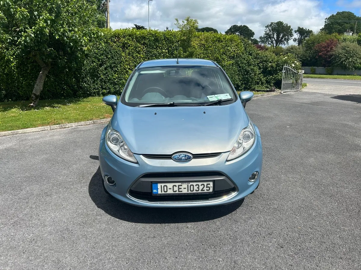 Ford Fiesta 2010 - Image 2